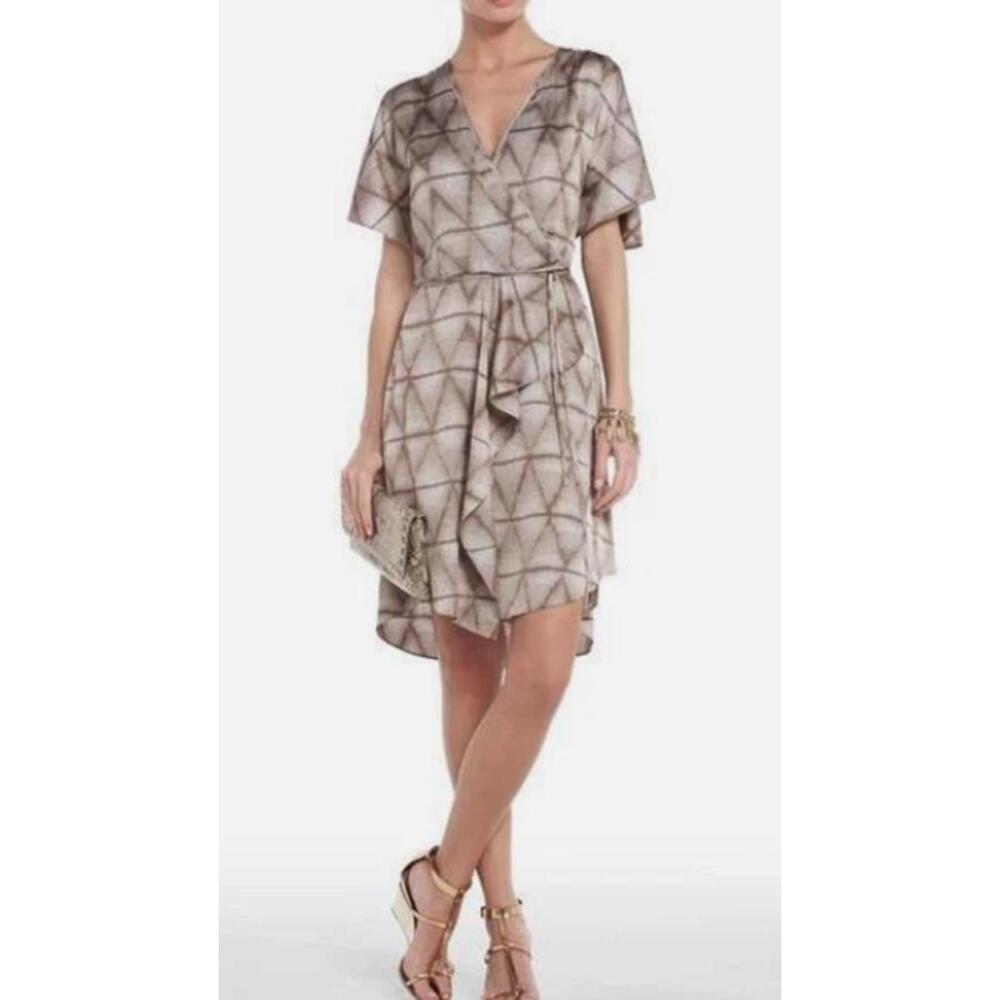 BCBGMAXAZRIA Tan Slinky Holden Wrap Printed Knee Length Dress - Size - Small